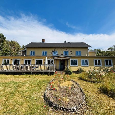 Brukshotellet Oeland - Vandrarhem Degerhamn Екстер'єр фото