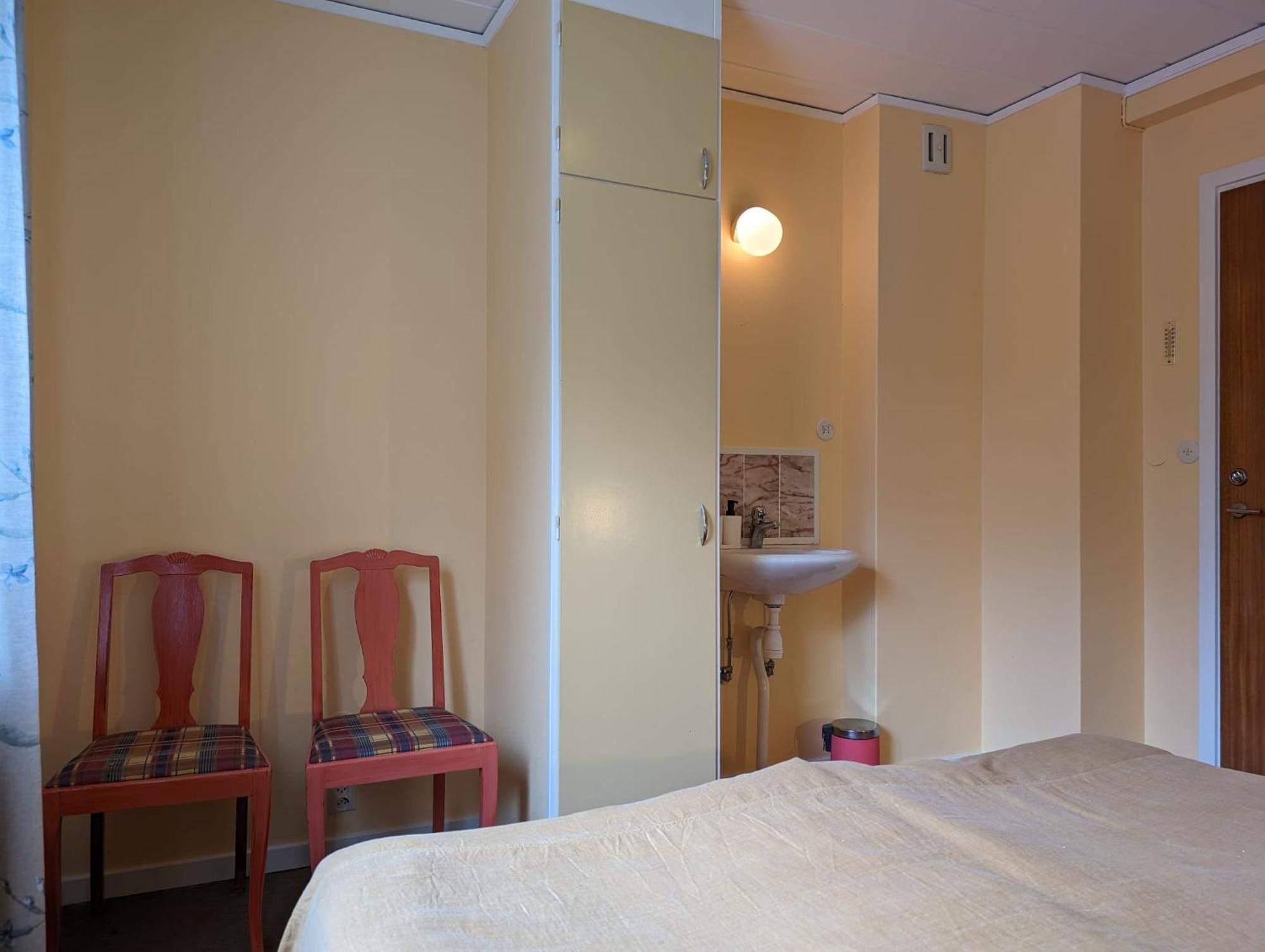 Brukshotellet Oeland - Vandrarhem Degerhamn Екстер'єр фото
